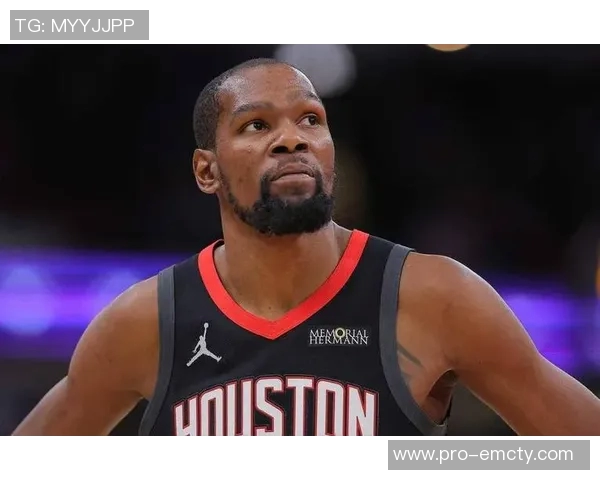 戈贝尔罚球失误频频杜兰特无奈露出搞笑表情引发热议